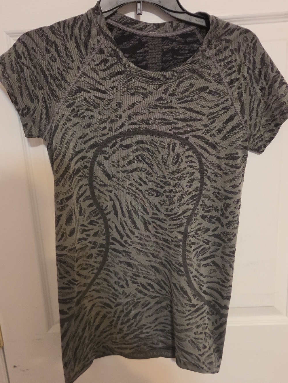 lululemon athletica Swifly Tech Short Gray Animal-Print Short Sleeve Tee